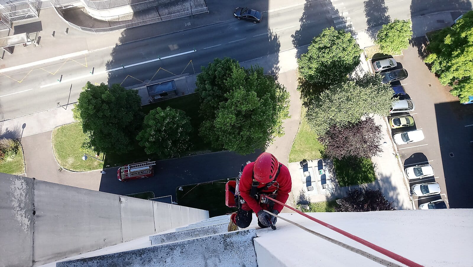 Travaux de couverture et zinguerie sur corde — DS Cordiste