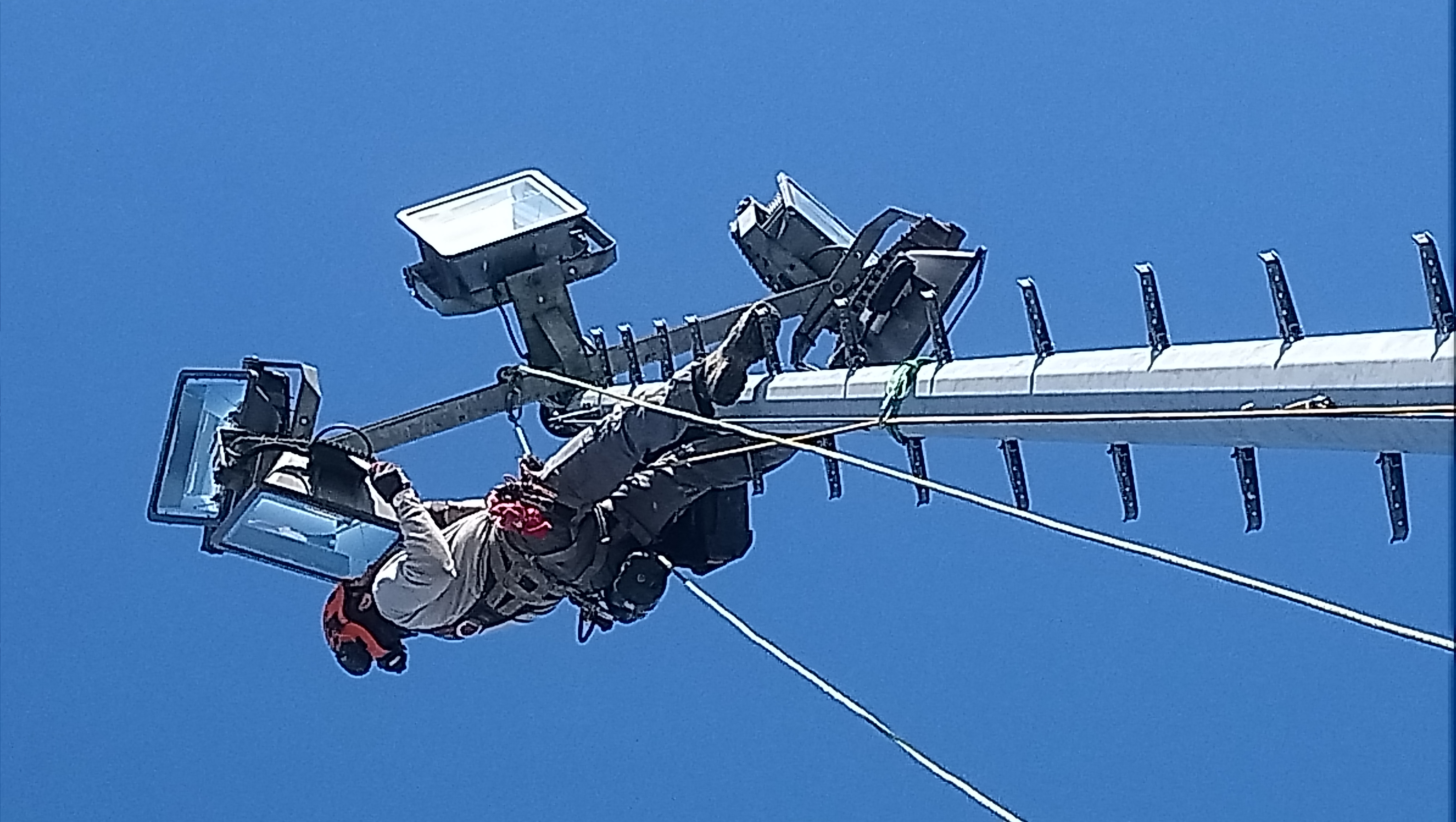 Cordiste DS Cordiste en rigging sur structure haute pour événement