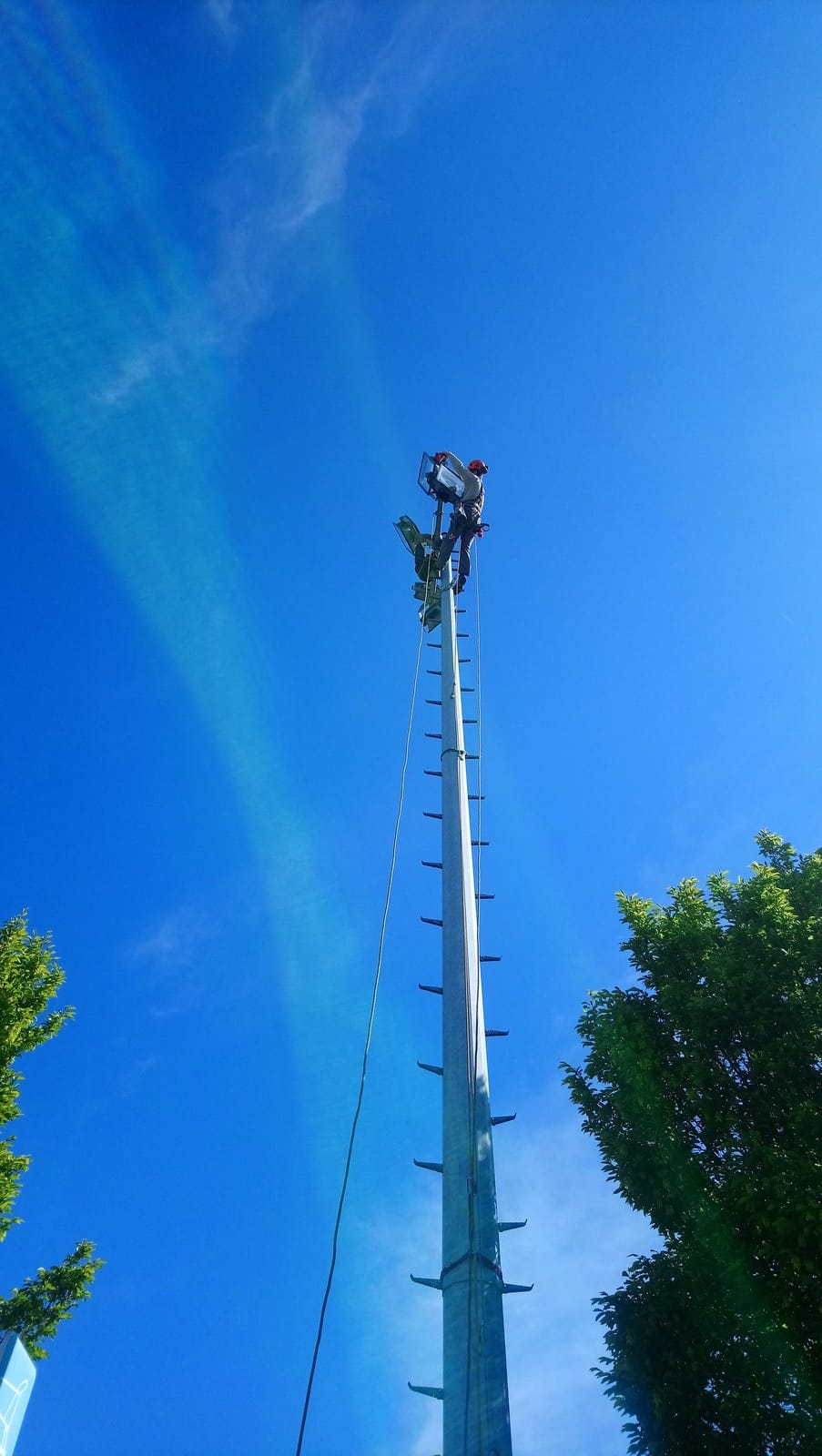 Travaux acrobatiques sur cordes — DS Cordiste